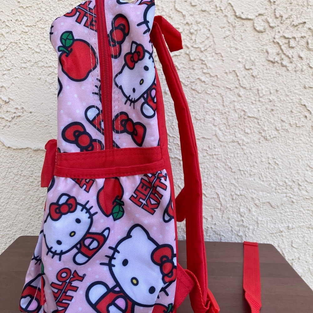 Hello Kitty Backpack - Picture 2 of 12